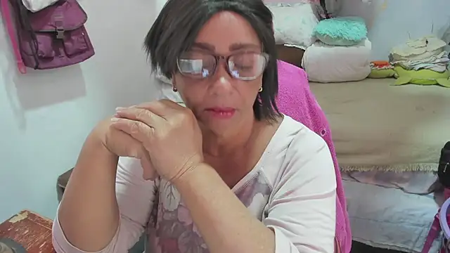 Mrs mommy  online show from April 2026 07:21:02 PM