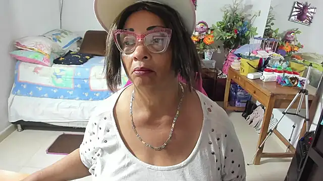 Mrs mommy  online show from October 2025 07:48:01 PM