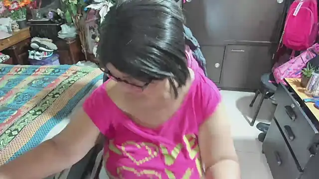 Snapshot of Mrs_mommy_ chatting on January 2026 04:45:01 PM Mrs mommy online show from January 2026 04:45:01 PM