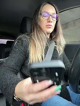 HotXMom online show from December 2025 07:03:01 AM