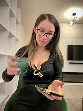 HotXMom online show from January 2026 06:20:02 AM