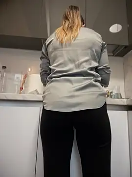 HotXMom online show from November 2025 11:55:02 AM