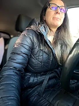 HotXMom online show from November 2025 07:08:02 AM