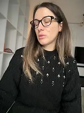 HotXMom online show from November 2025 07:08:01 AM