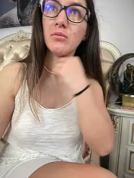 HotXMom online show from April 2026 04:03:01 AM