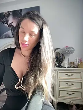 HotXMom online show from May 2026 06:22:01 AM