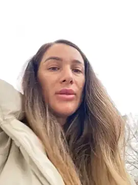 HotXMom online show from November 2025 07:01:02 AM