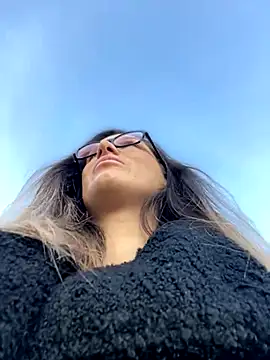 HotXMom online show from October 2025 05:59:01 AM