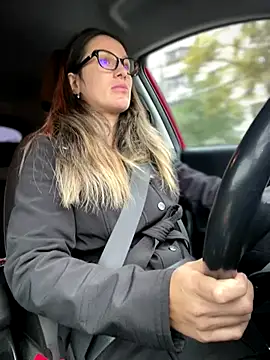 HotXMom online show from November 2025 06:39:02 AM