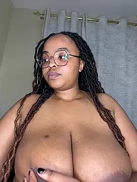 Snapshot of Linahlove chatting on July 2026 08:28:02 PM Linahlove online show from July 2026 08:28:02 PM