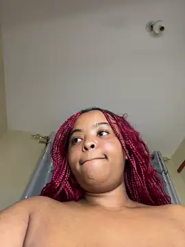 Linahlove online show from May 2026 09:26:01 PM