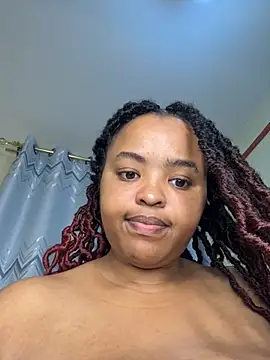 Snapshot of Linahlove chatting on November 2025 06:33:01 PM Linahlove online show from November 2025 06:33:01 PM