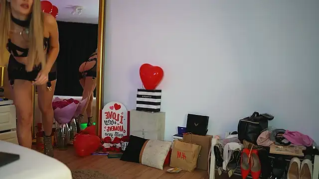 Snapshot of EvellineClaire chatting on February 2026 11:12:01 AM EvellineClaire online show from February 2026 11:12:01 AM