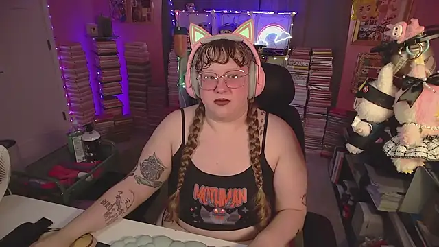 Snapshot of FatVeronica chatting on June 2026 05:08:02 PM FatVeronica online show from June 2026 05:08:02 PM