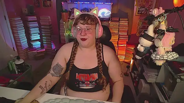 Snapshot of FatVeronica chatting on June 2026 05:08:01 PM FatVeronica online show from June 2026 05:08:01 PM