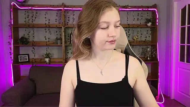 Ksuhesa online show from December 2025 01:19:02 AM