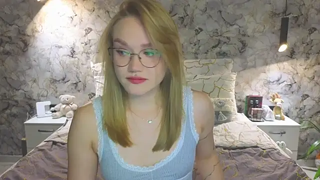 Aurora Golden1 online show from October 2025 05:57:02 PM