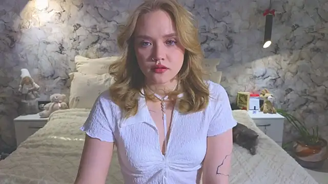 Aurora Golden1 online show from April 2026 12:57:02 AM