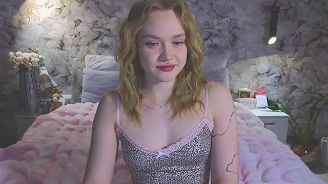 Aurora Golden1 online show from February 2026 05:15:02 PM