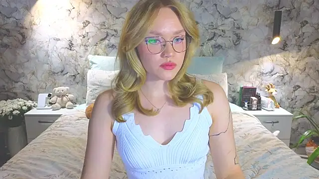 Aurora Golden1 online show from November 2025 04:55:01 PM