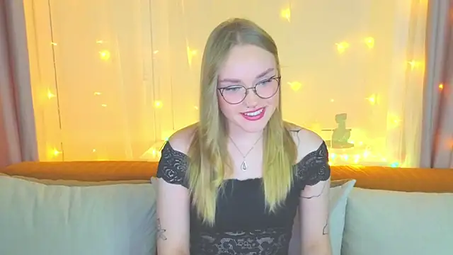 Aurora Golden1 online show from January 2025 03:44:01 PM