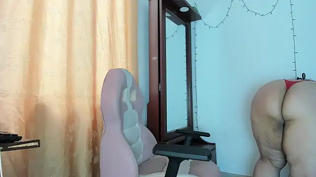 jessica hot 28 online show from November 2025 06:01:01 PM