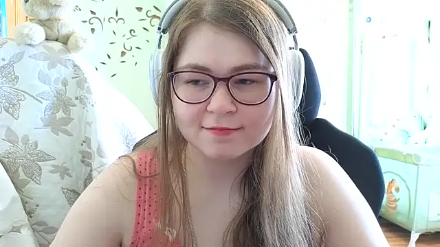 Snapshot of LucyZeph chatting on September 2025 11:41:01 AM LucyZeph online show from September 2025 11:41:01 AM