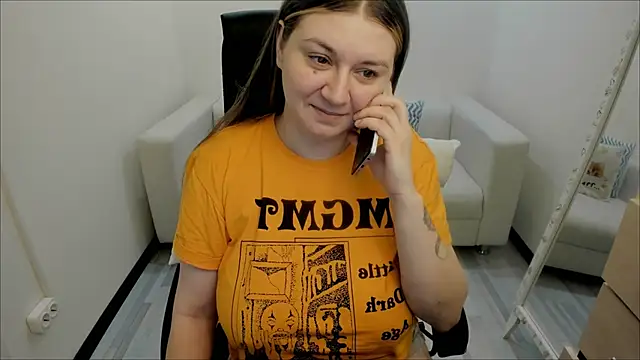 Snapshot of AlisaBacker chatting on March 2025 04:40:02 PM AlisaBacker online show from March 2025 04:40:02 PM