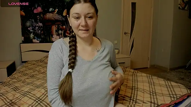 AlisaBacker online show from December 2025 04:00:01 PM