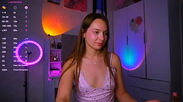 soffy  kisss online show from June 2026 02:59:02 PM