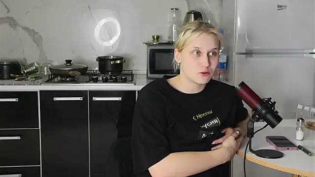 Snapshot of MertyXX chatting on February 2026 11:22:02 PM MertyXX online show from February 2026 11:22:02 PM