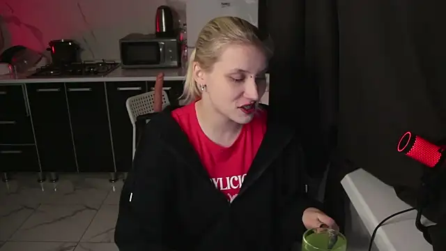 Snapshot of MertyXX chatting on February 2026 10:12:02 PM MertyXX online show from February 2026 10:12:02 PM