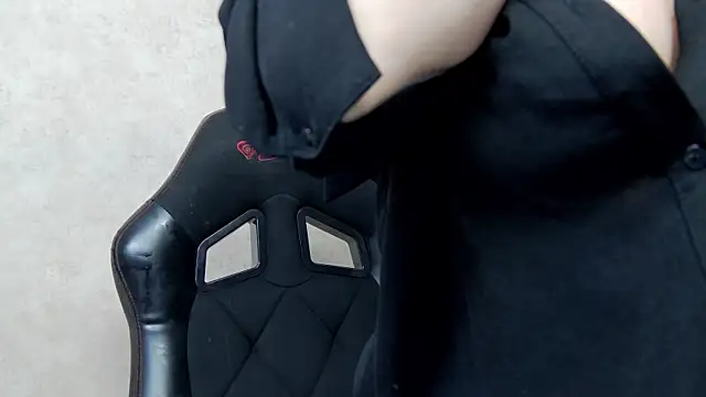 Snapshot of NicolleReyn chatting on February 2025 08:36:01 PM NicolleReyn online show from February 2025 08:36:01 PM