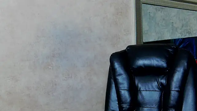 NicolleReyn online show from May 2026 05:30:02 PM