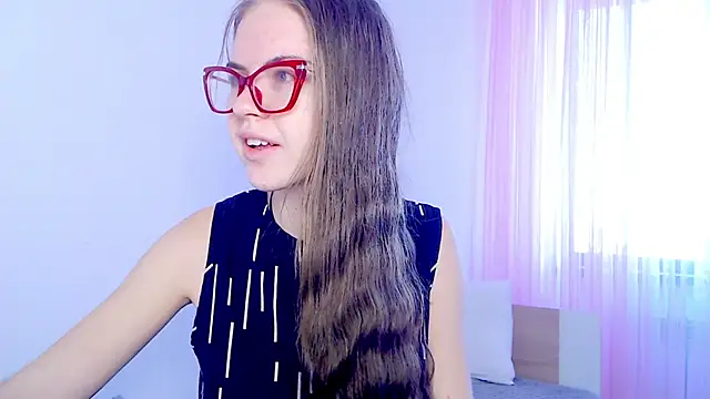 Sarah HS online show from November 2025 04:05:01 AM