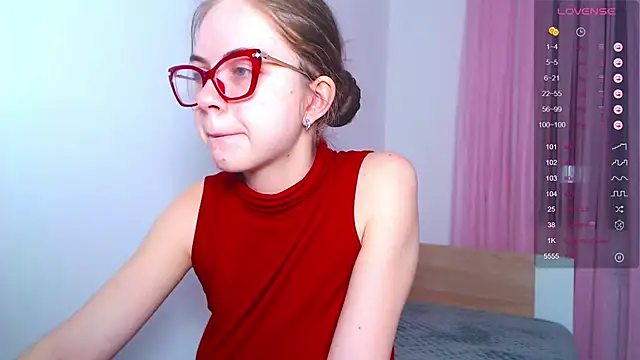 Sarah HS online show from March 2025 03:34:01 PM