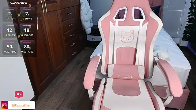 Snapshot of emmars_ chatting on November 2025 12:20:01 PM emmars online show from November 2025 12:20:01 PM