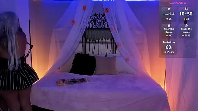 kristen kassi online show from October 2025 12:02:01 PM