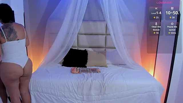 kristen kassi online show from November 2025 09:04:01 PM