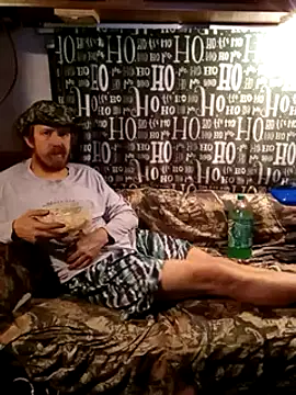 Snapshot of hothippie420 chatting on January 2025 05:05:02 AM hothippie420 online show from January 2025 05:05:02 AM