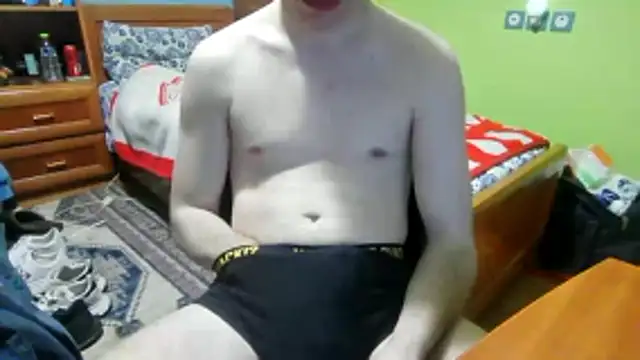 Snapshot of AvarageEuropeGuy chatting on April 2026 01:40:01 PM AvarageEuropeGuy online show from April 2026 01:40:01 PM