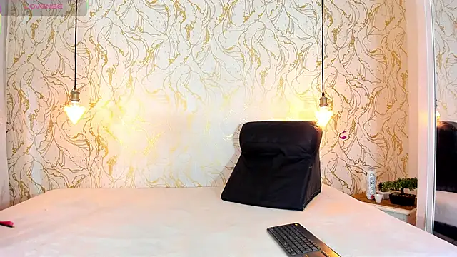 NATALIE PARKERR online show from November 2025 12:49:01 PM