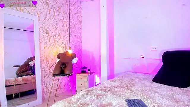 NATALIE PARKERR online show from October 2025 12:15:02 PM