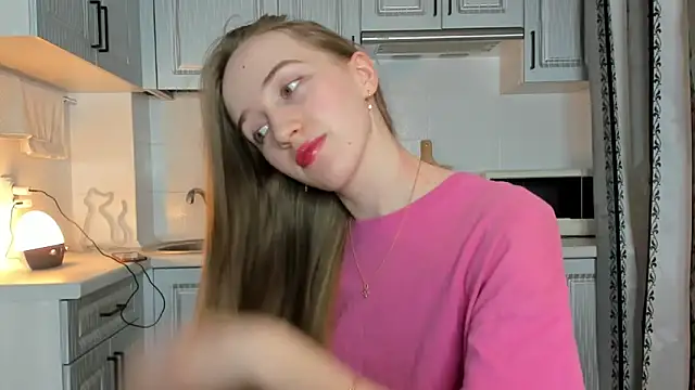 Snapshot of leslie_my_lovee chatting on October 2025 07:48:02 PM leslie my lovee online show from October 2025 07:48:02 PM
