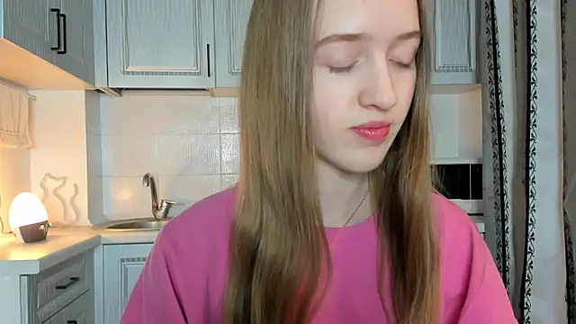 Snapshot of leslie_my_lovee chatting on October 2025 02:28:02 PM leslie my lovee online show from October 2025 02:28:02 PM