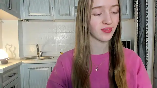 leslie my lovee online show from December 2025 04:30:01 PM