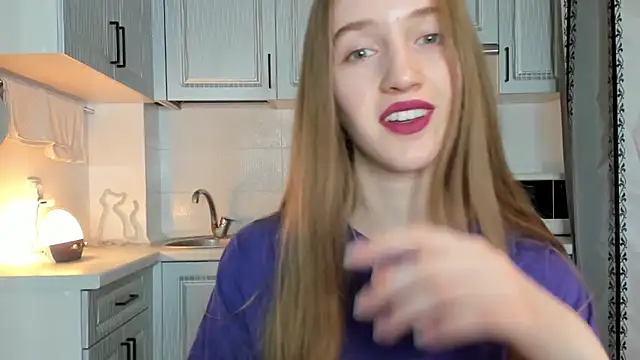 Snapshot of leslie_my_lovee chatting on October 2025 07:03:02 PM leslie my lovee online show from October 2025 07:03:02 PM