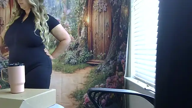 Paisleehaze online show from April 2026 02:56:01 PM