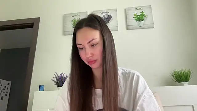 GIGI BENNET online show from October 2025 05:44:01 AM