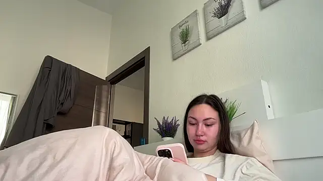 GIGI BENNET online show from October 2025 05:34:02 AM